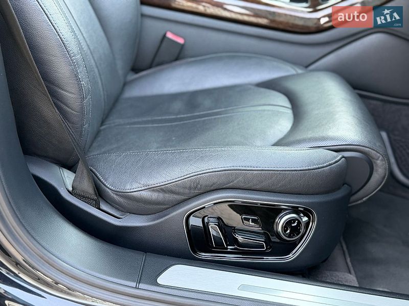 Седан Audi A8 2012 в Тернополі
