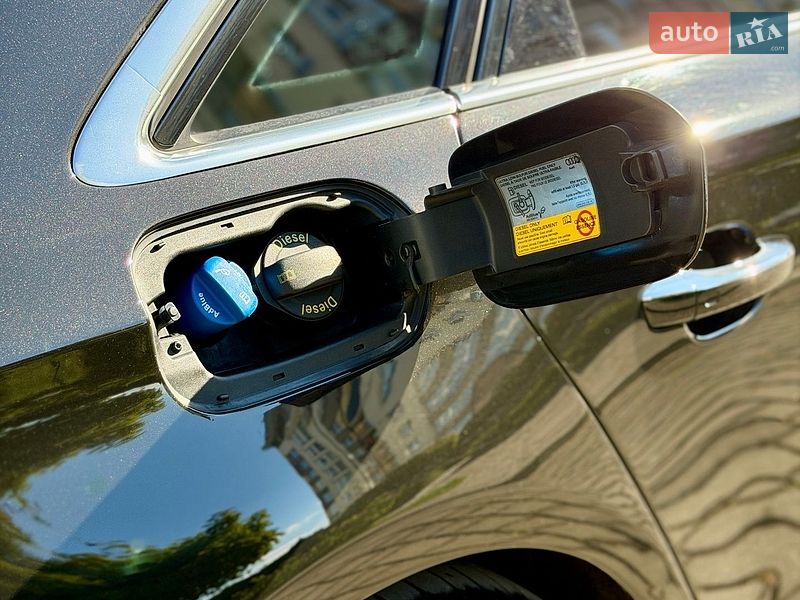 Седан Audi A8 2014 в Івано-Франківську