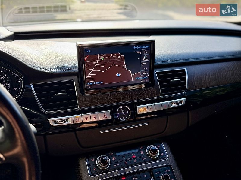 Седан Audi A8 2014 в Івано-Франківську