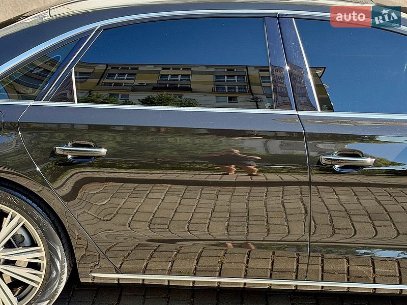 Седан Audi A8 2014 в Івано-Франківську