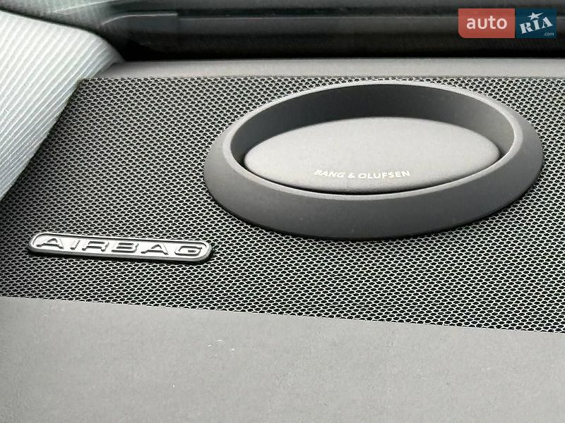 Седан Audi A8 2023 в Києві