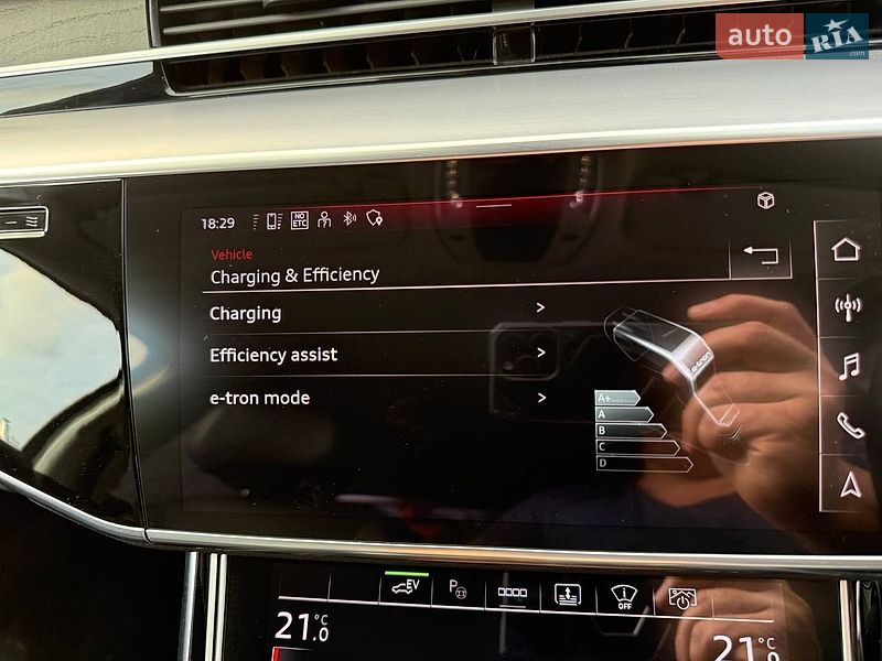 Седан Audi A8 2023 в Києві