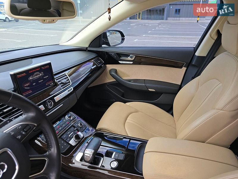 Седан Audi A8 2014 в Киеве