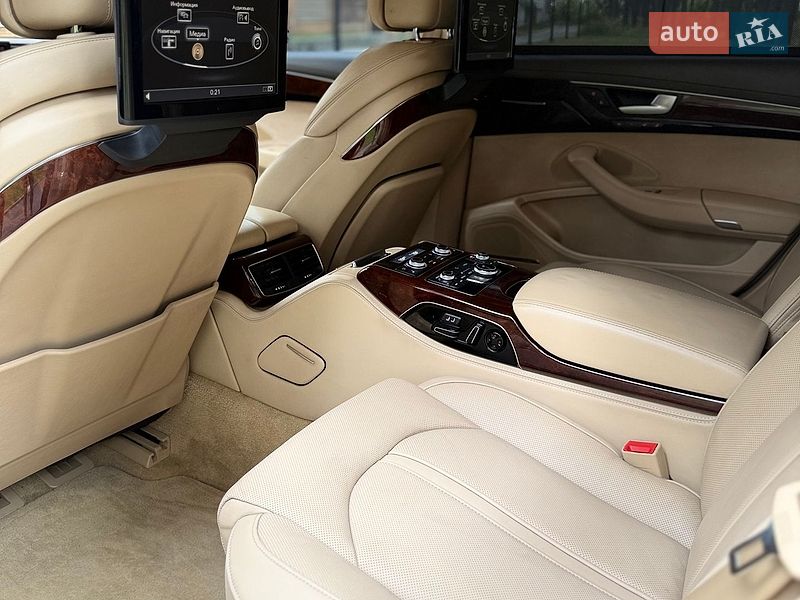 Седан Audi A8 2013 в Києві