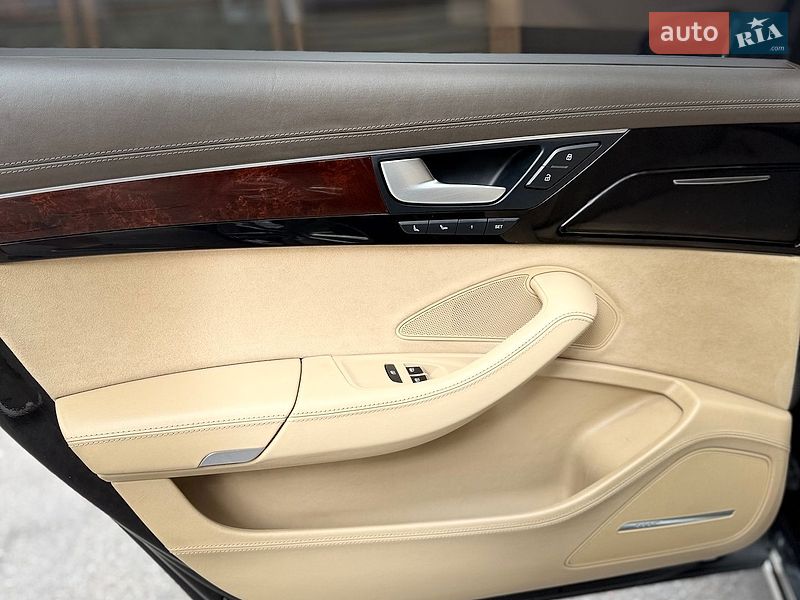 Седан Audi A8 2013 в Києві