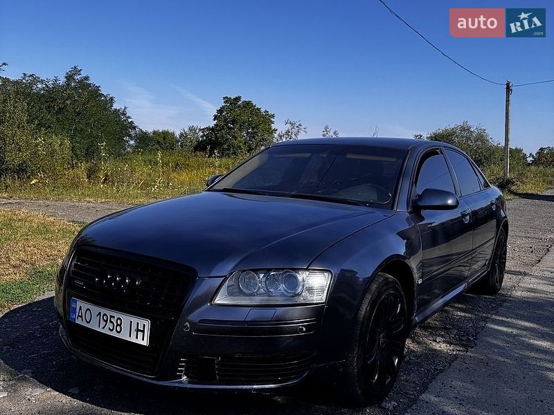 Седан Audi A8 2003 в Ужгороді