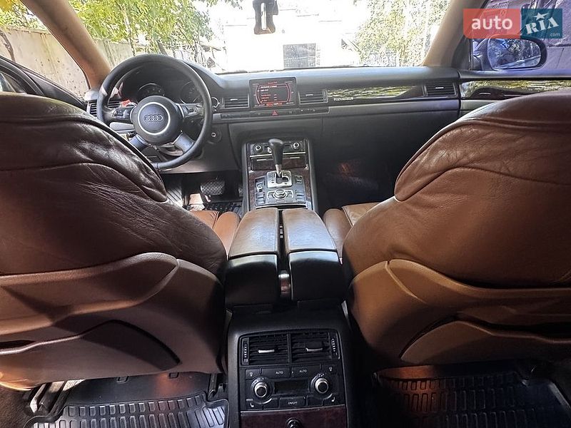 Седан Audi A8 2003 в Ужгороді