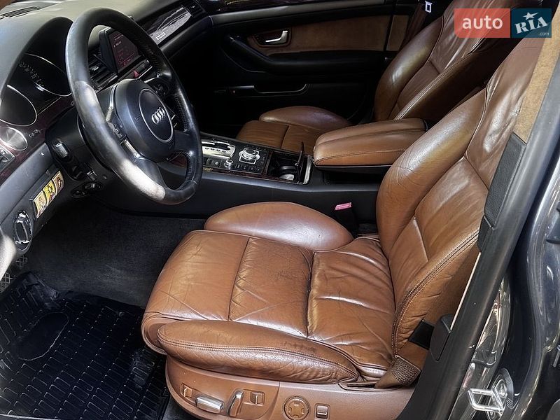 Седан Audi A8 2003 в Ужгороді