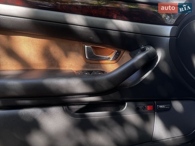 Седан Audi A8 2003 в Ужгороді