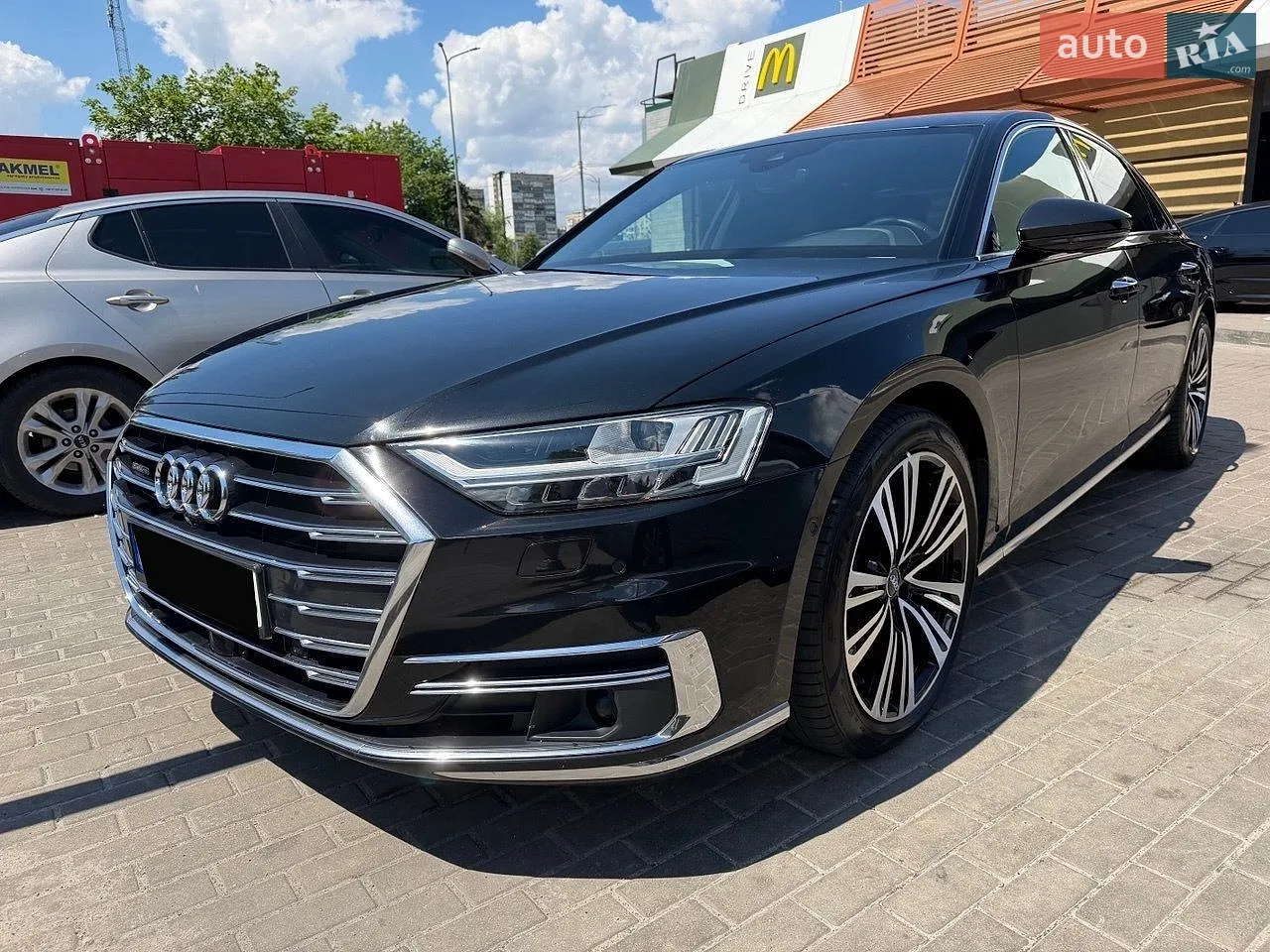 2018 Audi A8 - фото 1