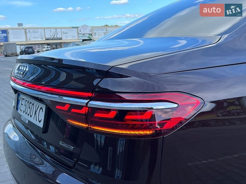 Седан Audi A8 2018 в Чернівцях