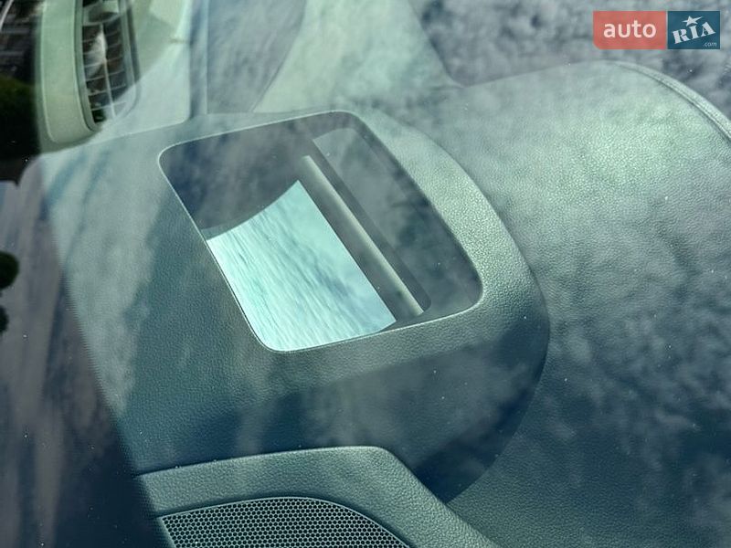Седан Audi A8 2015 в Одессе