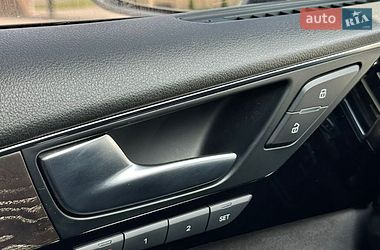 Седан Audi A8 2015 в Одессе