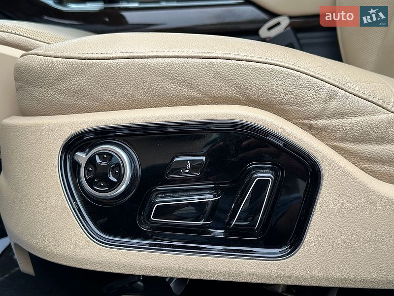 Седан Audi A8 2014 в Киеве