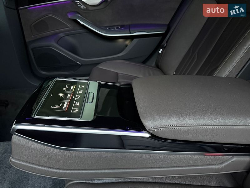 Седан Audi A8 2021 в Києві