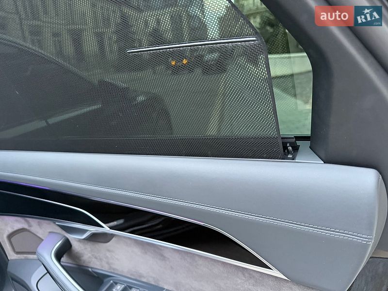 Седан Audi A8 2021 в Києві