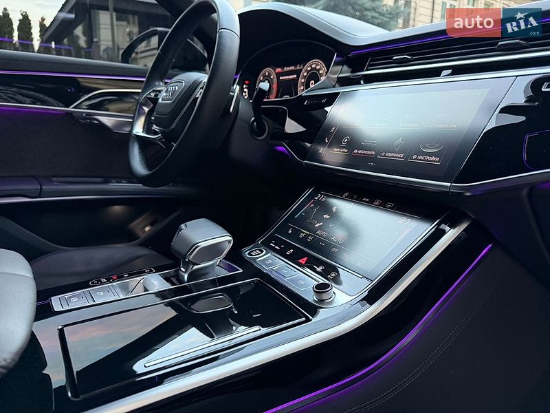 Седан Audi A8 2021 в Києві