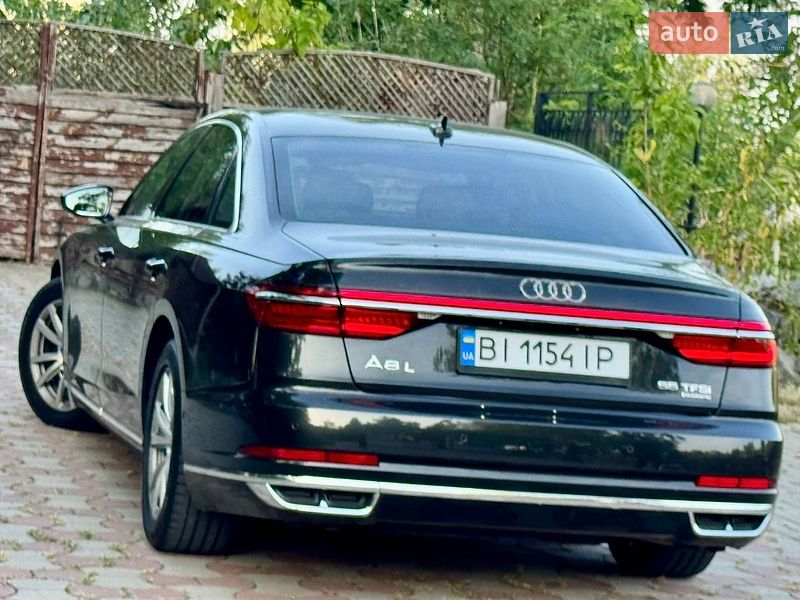 Седан Audi A8 2018 в Дніпрі