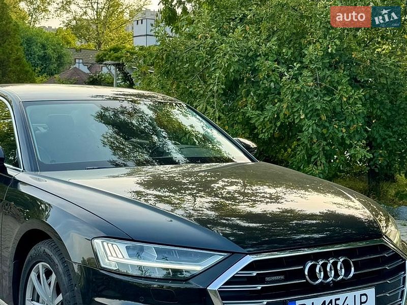 Седан Audi A8 2018 в Дніпрі
