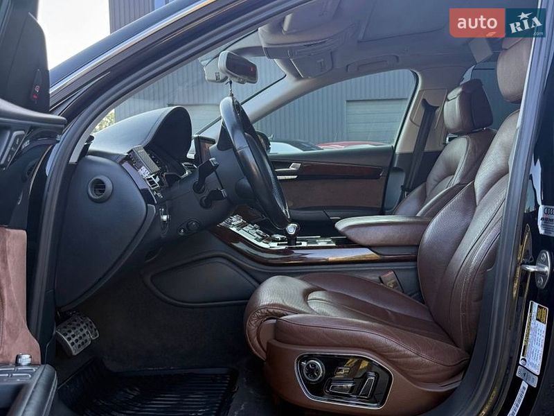Седан Audi A8 2013 в Днепре