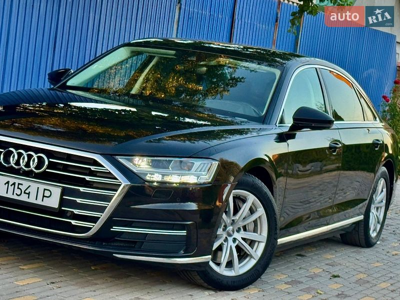 Седан Audi A8 2018 в Днепре