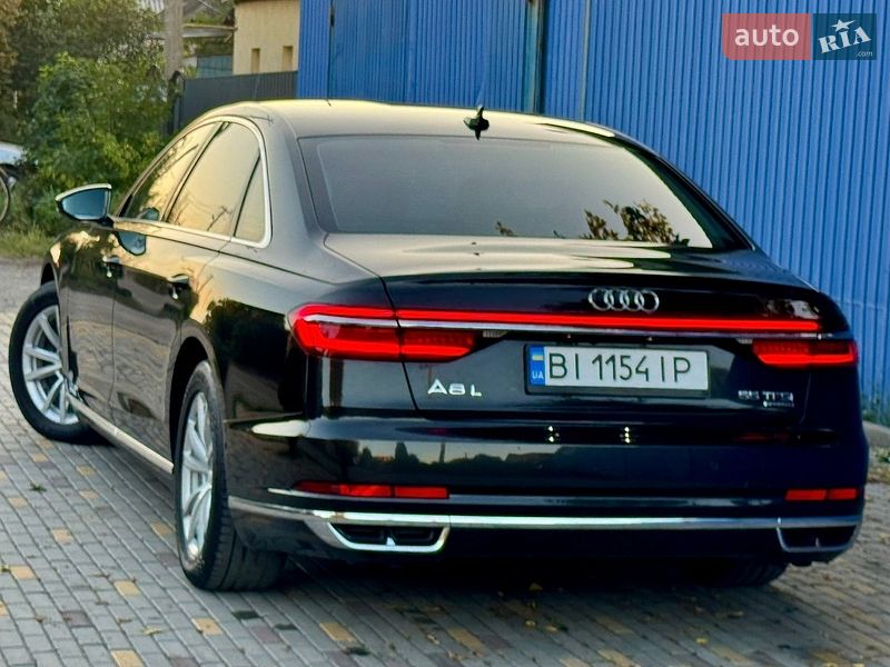 Седан Audi A8 2018 в Днепре