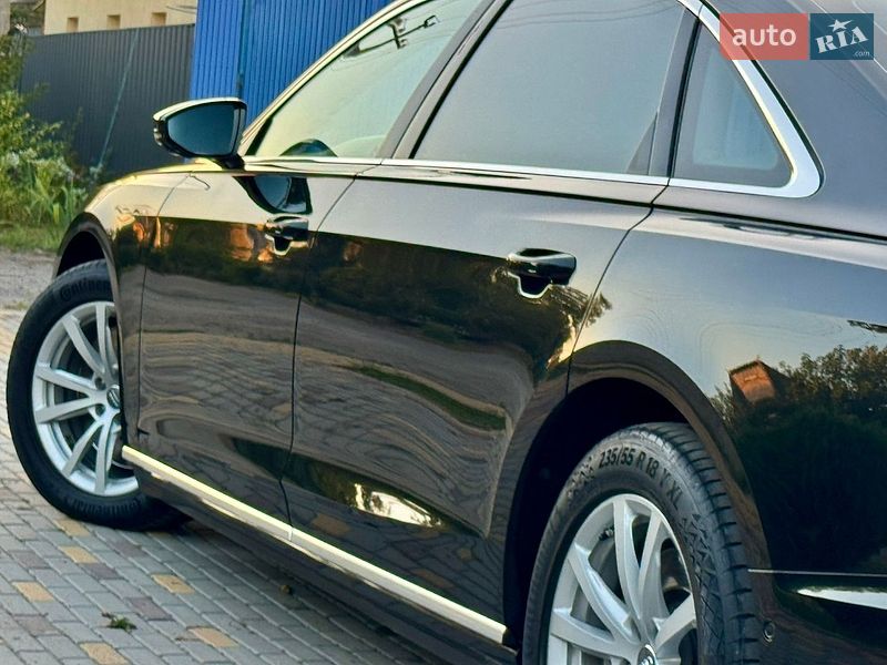 Седан Audi A8 2018 в Днепре