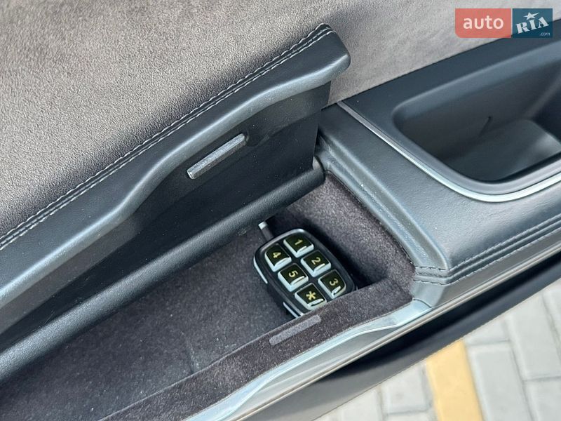 Седан Audi A8 2018 в Днепре