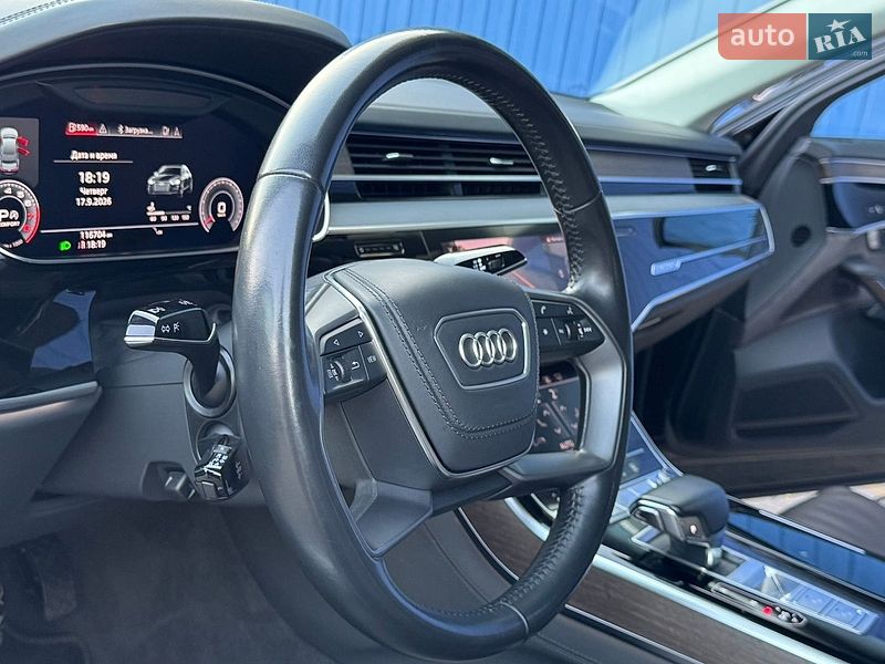 Седан Audi A8 2018 в Днепре