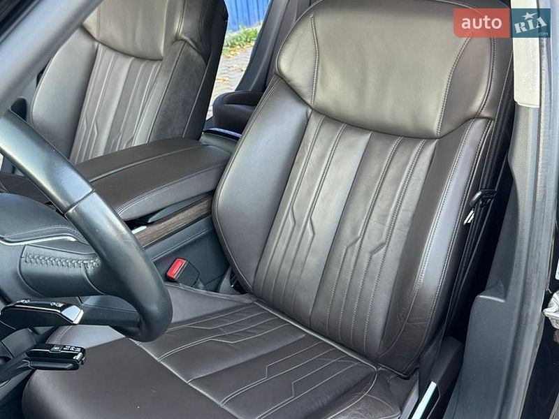 Седан Audi A8 2018 в Днепре