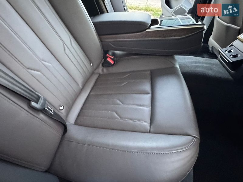 Седан Audi A8 2018 в Днепре