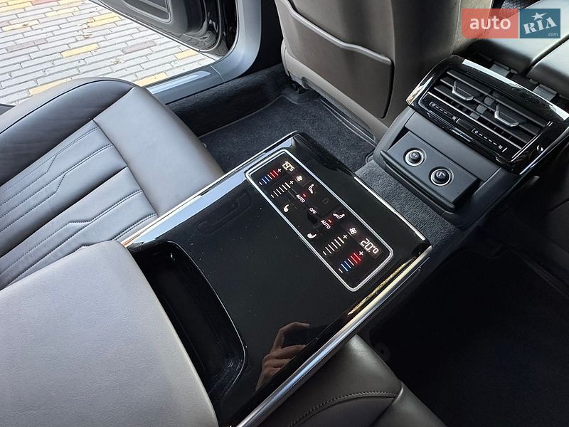 Седан Audi A8 2018 в Днепре