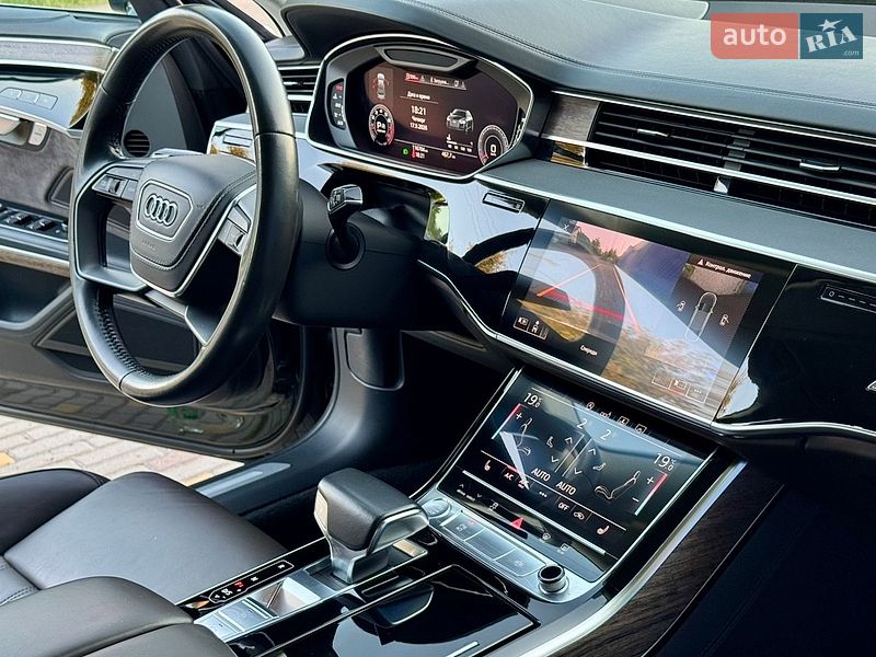 Седан Audi A8 2018 в Дніпрі