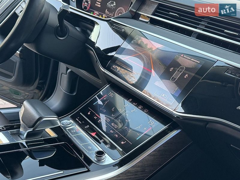 Седан Audi A8 2018 в Днепре