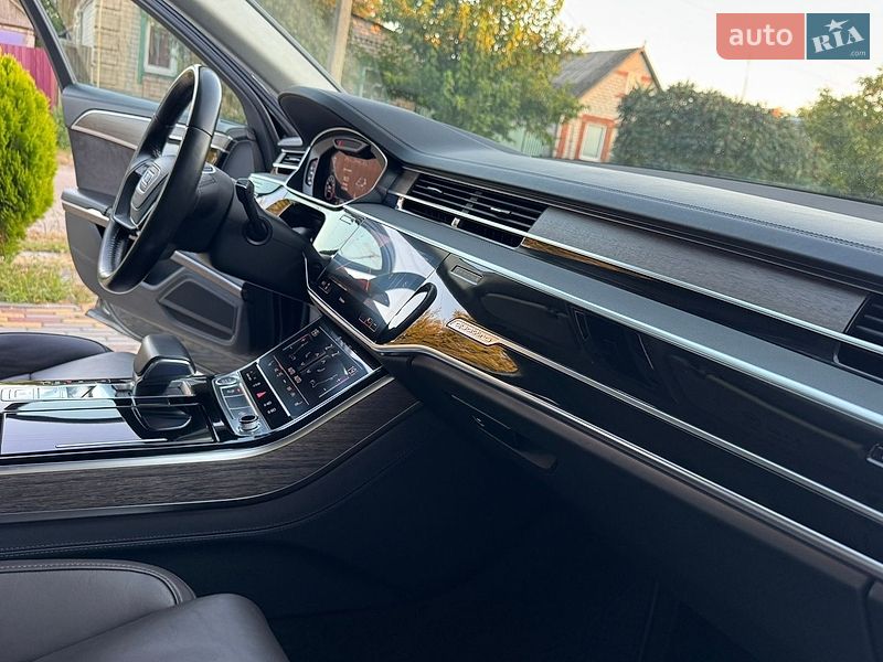 Седан Audi A8 2018 в Днепре