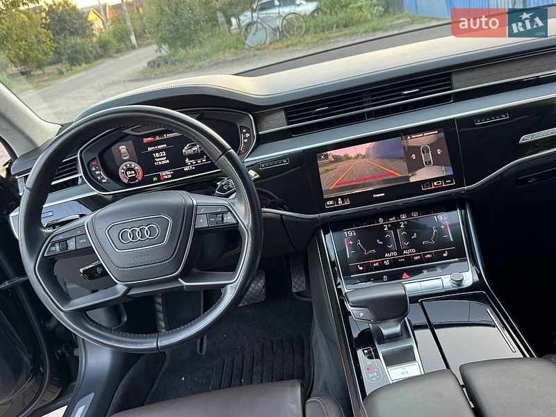 Седан Audi A8 2018 в Днепре
