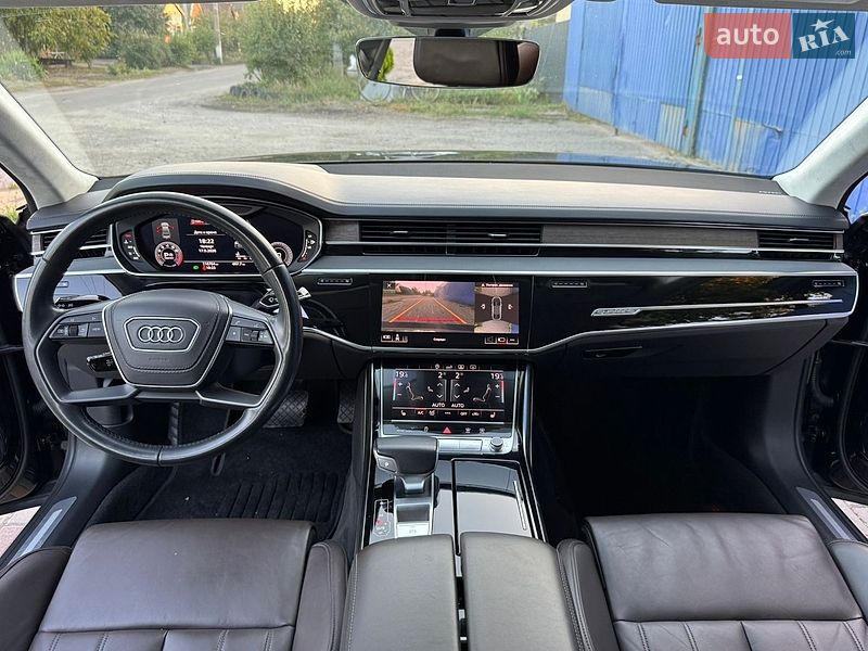 Седан Audi A8 2018 в Днепре