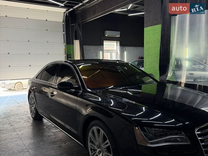 Седан Audi A8 2013 в Надворной