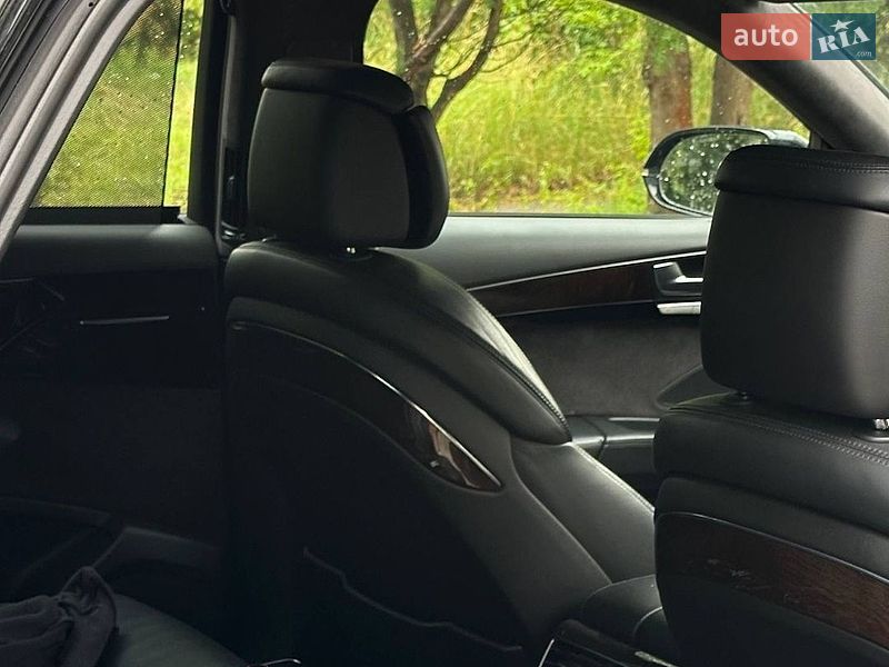 Седан Audi A8 2013 в Надворной