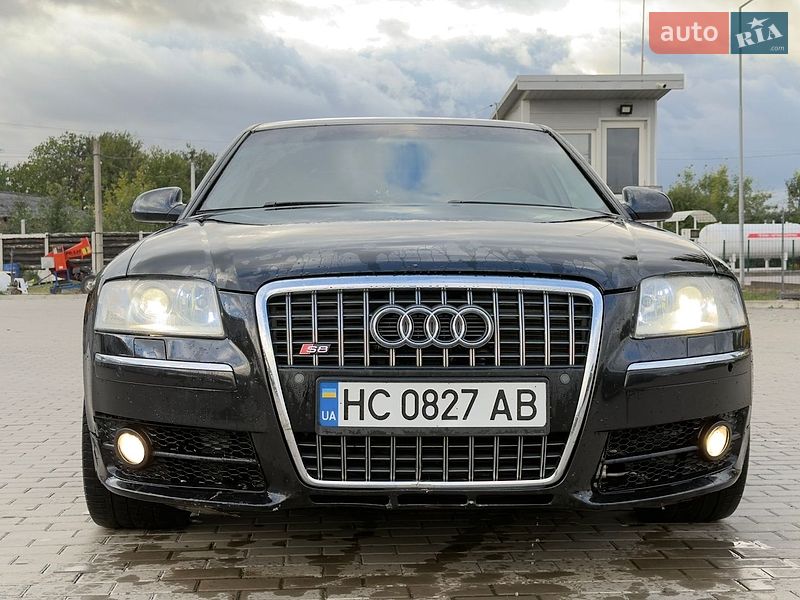 Седан Audi A8 2005 в Іваничах
