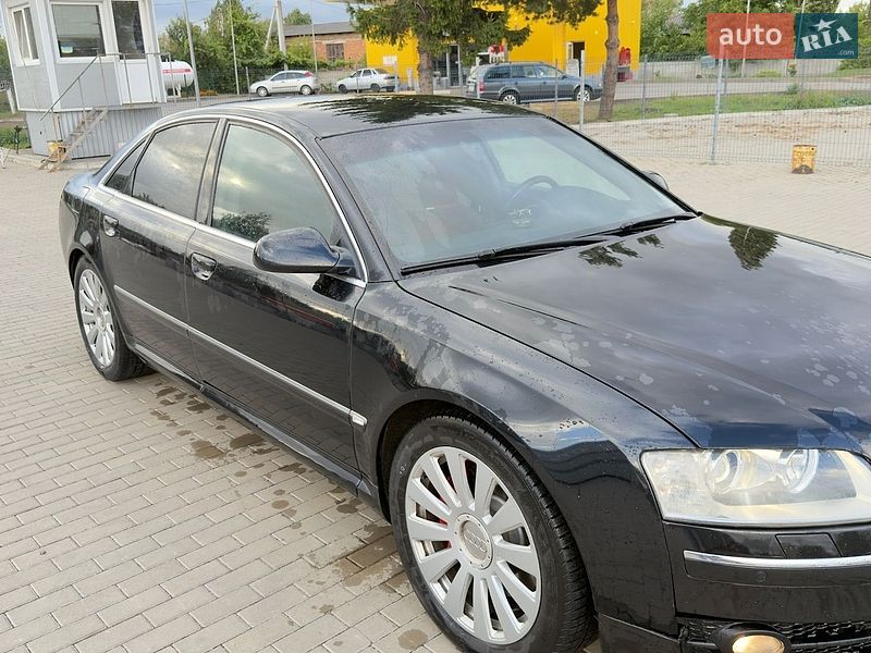 Седан Audi A8 2005 в Іваничах