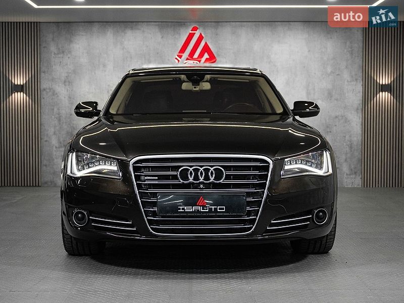 Седан Audi A8 2013 в Одесі