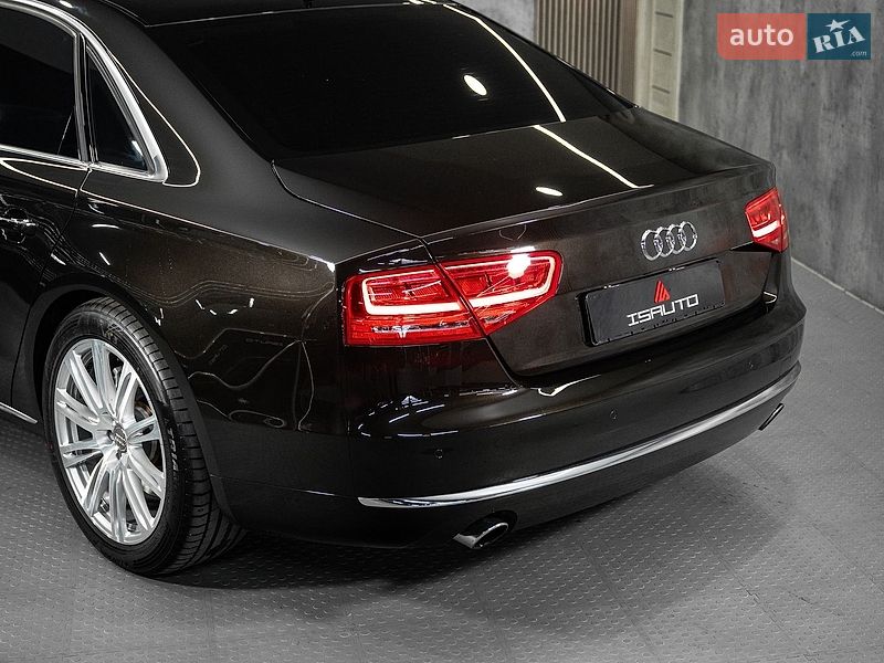 Седан Audi A8 2013 в Одесі