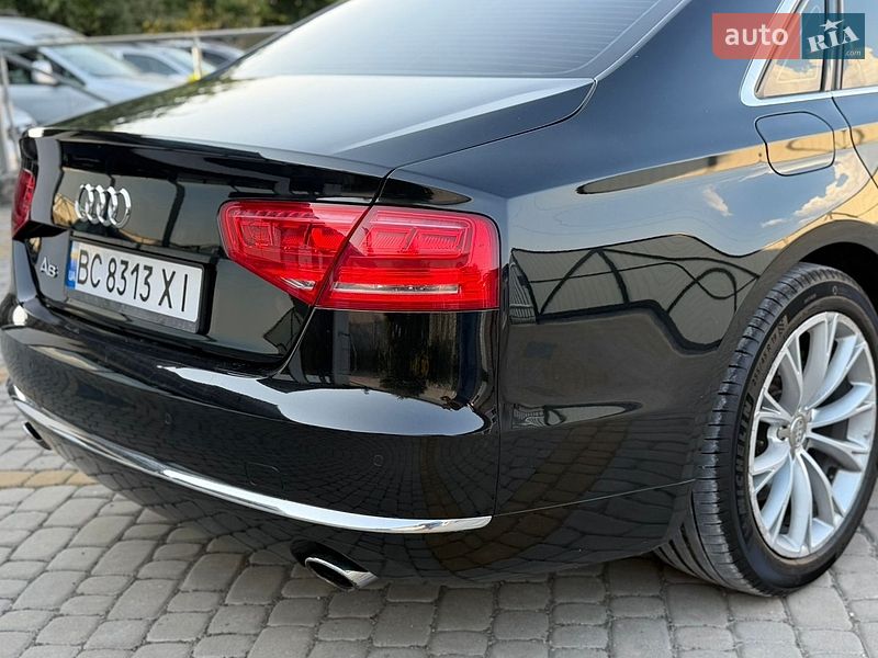 Седан Audi A8 2012 в Тернополі