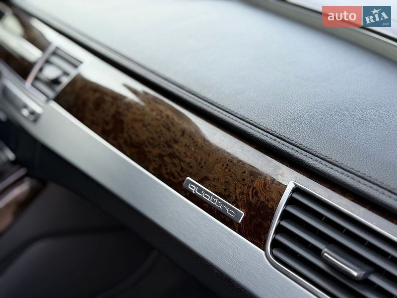 Седан Audi A8 2012 в Тернополі