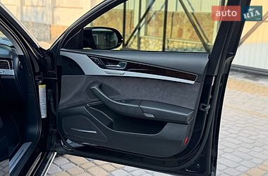 Седан Audi A8 2012 в Тернополі