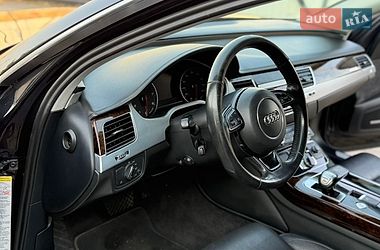 Седан Audi A8 2012 в Тернополі
