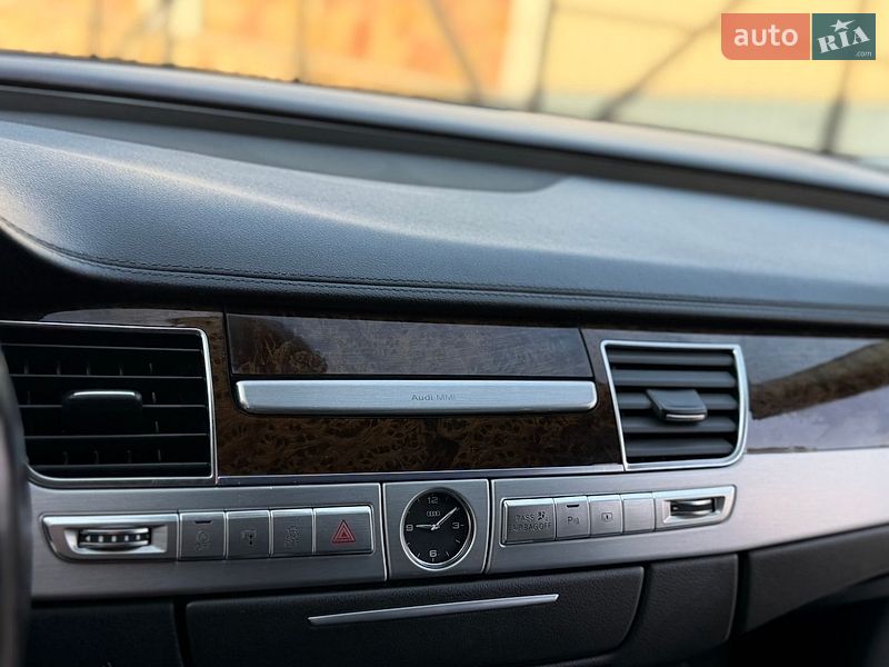 Седан Audi A8 2012 в Тернополі