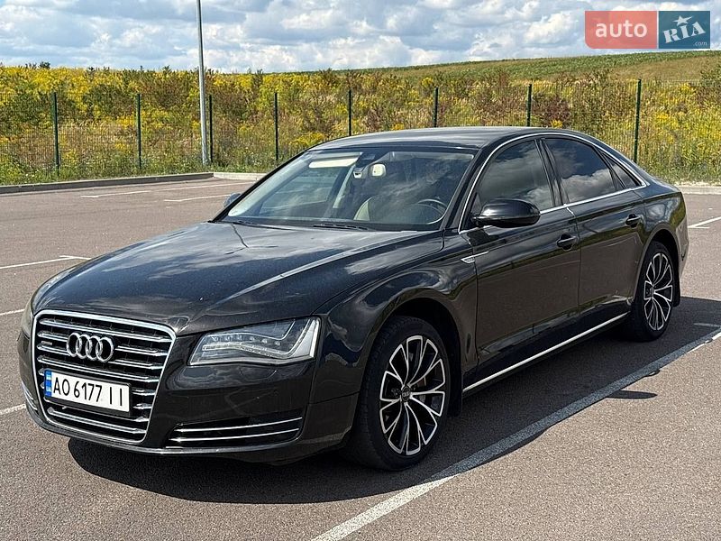 Седан Audi A8 2012 в Рівному