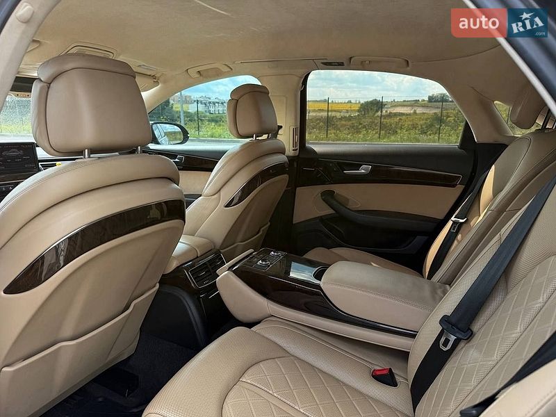 Седан Audi A8 2012 в Рівному